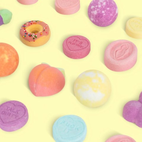 Love to Love Bath Bomb Flowers relaksująca kula do kąpieli 100g