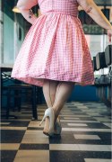 Kix'ies Vanessa Pończochy Knee-High Nude z Szewkiem i Kubańskim Obcasem