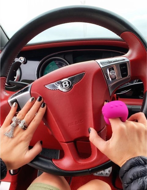 Gvibe Gring XL - silikonowy pierścień z silnikiem wibracyjnym, czarny